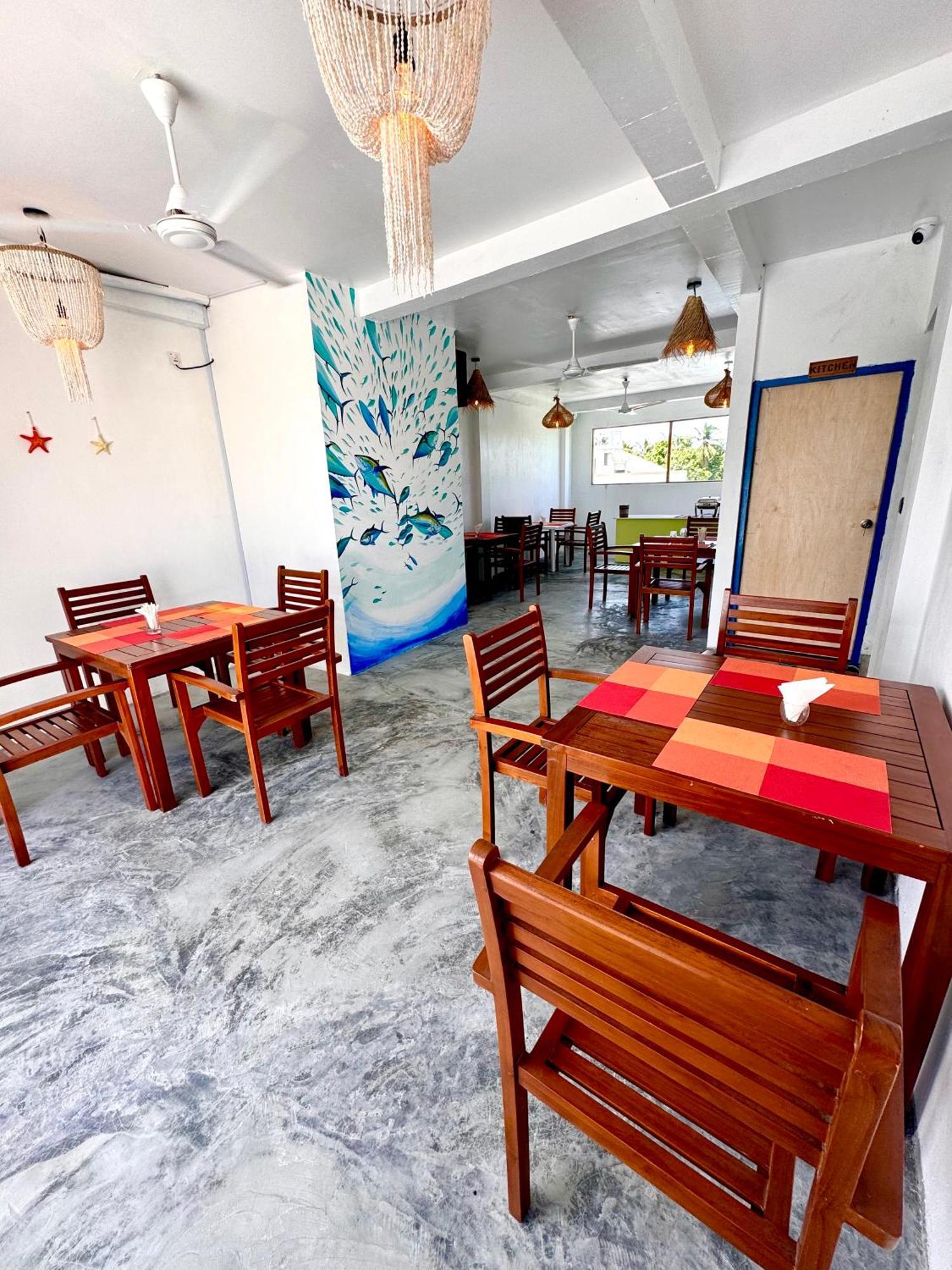 Sands Garden Hotel Thoddoo Esterno foto