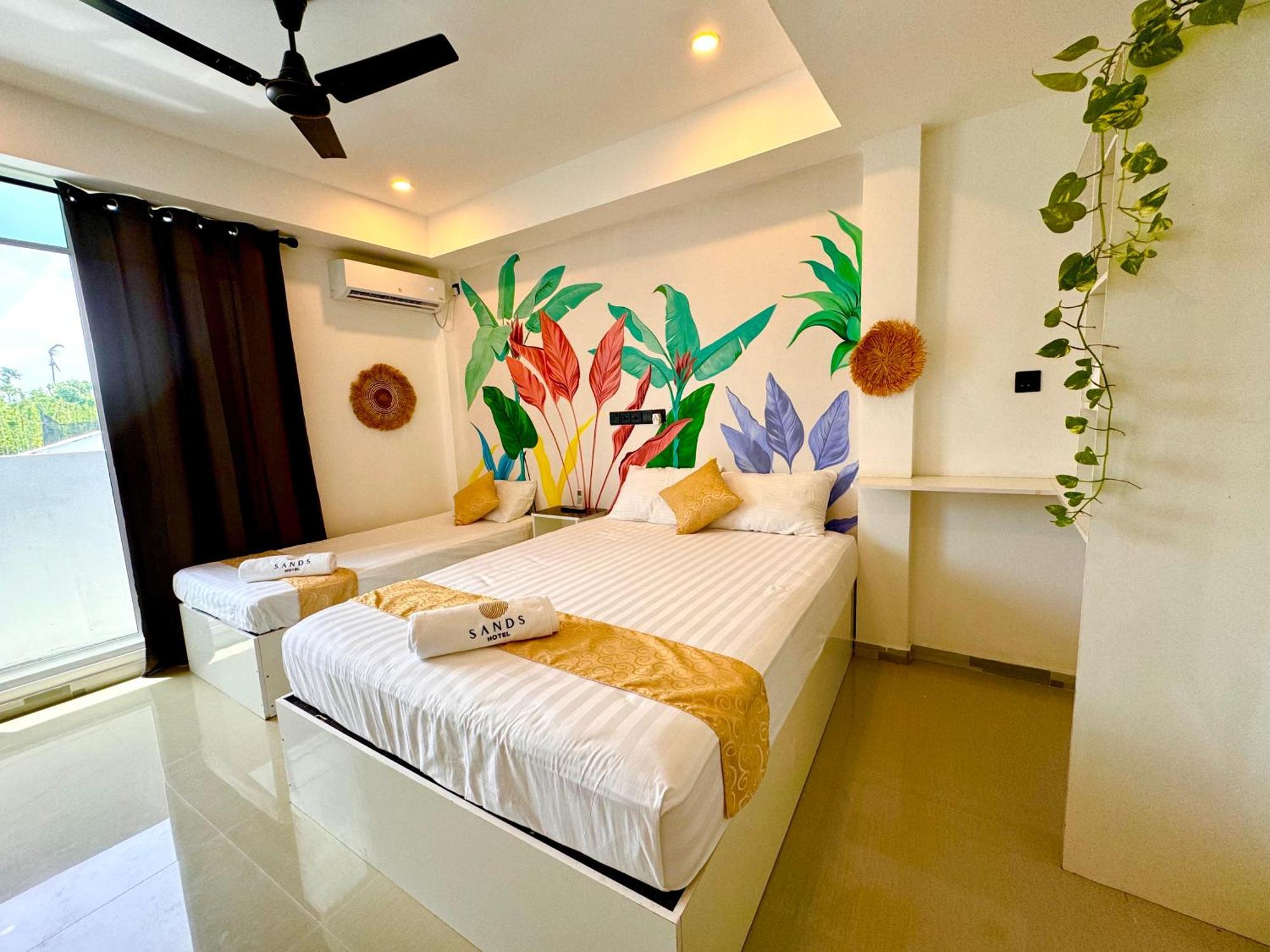 Sands Garden Hotel Thoddoo Esterno foto