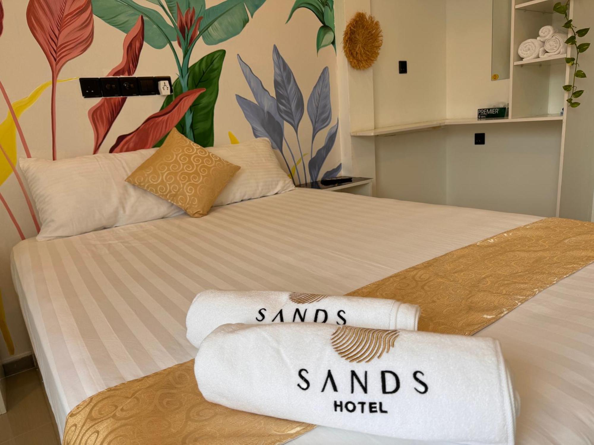 Sands Garden Hotel Thoddoo Esterno foto